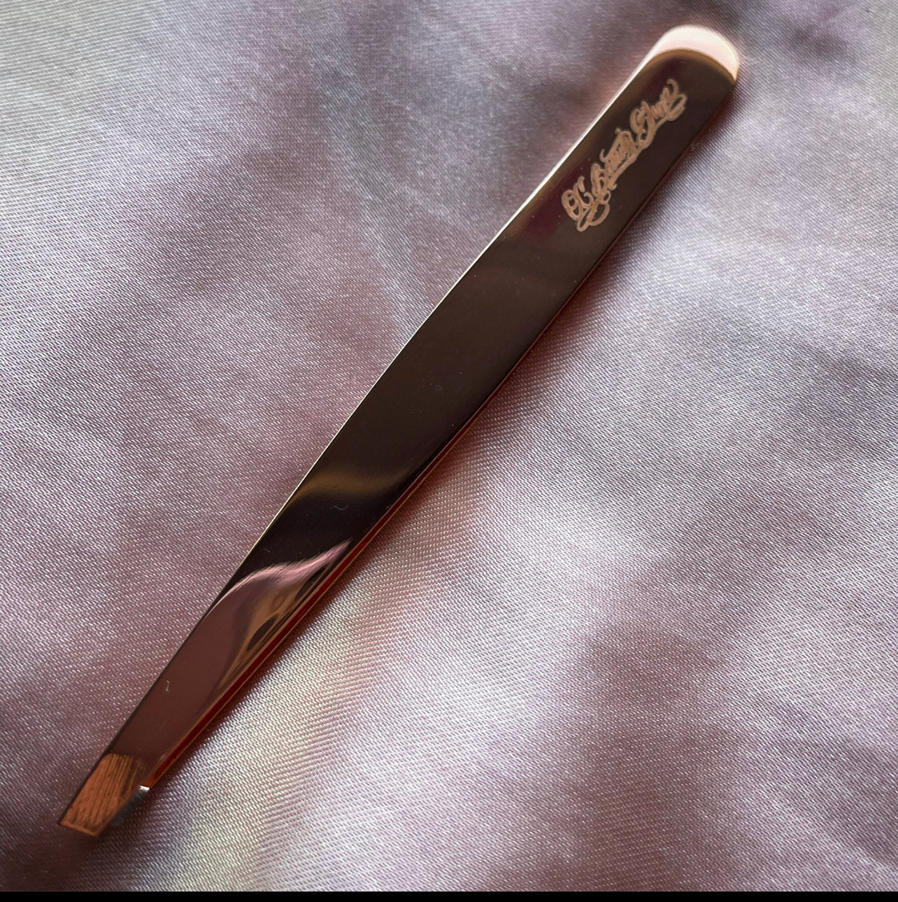 Rose gold tweezers ✨